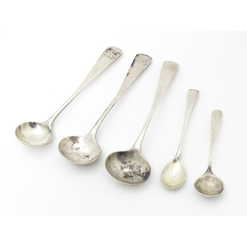 446 - Five various silver salt spoons comprising a pair hallmarked London 1808, another hallmarked London ... 