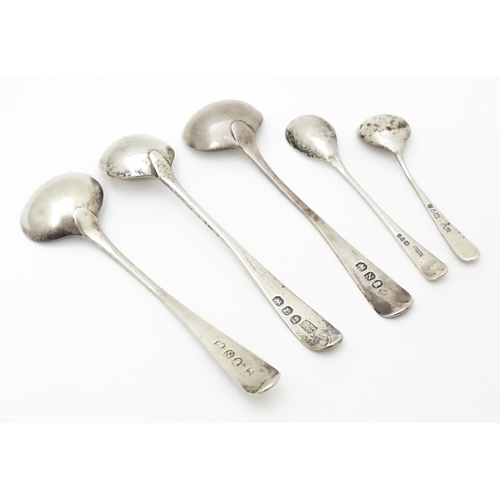 446 - Five various silver salt spoons comprising a pair hallmarked London 1808, another hallmarked London ... 