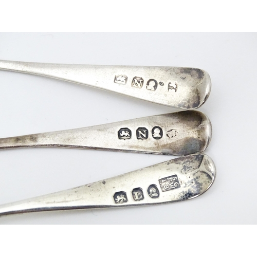 446 - Five various silver salt spoons comprising a pair hallmarked London 1808, another hallmarked London ... 