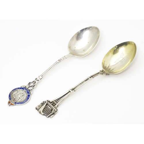 451 - A silver souvenir teaspoon commemorating the 1911 coronation, hallmarked Birmingham 1910, maker Marp... 