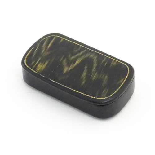 1131 - A Victorian lacquered papier mache snuff box with painted tortoiseshell detail to lid. Approx. 2 3/4... 