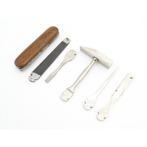 1145 - A quantity of German Hubeo / Hugo Berns tools / instruments to include screwdriver, hammer, blade, c... 