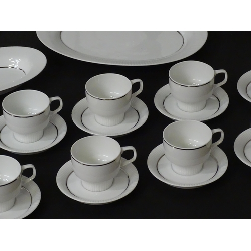 173 - A quantity of Rosenthal studio-linie dinner and coffee wares to include plates, dishes, serving plat... 