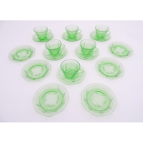 242 - A quantity of American Royal Lace depression green uranium glasswares by the Hazel Atlas Glass Co. c... 