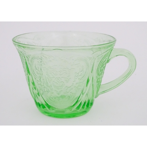 242 - A quantity of American Royal Lace depression green uranium glasswares by the Hazel Atlas Glass Co. c... 