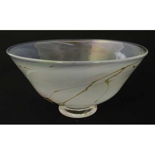 243 - An art glass bowl with marbled detail. Approx. 3