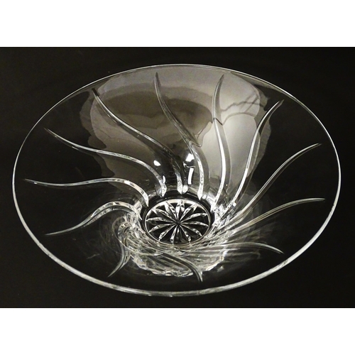 251 - A large clear glass centrepiece bowl. Approx. 5