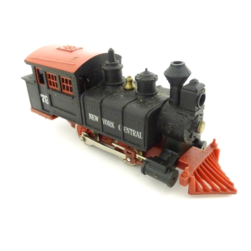 842 - Toys: A quantity of assorted scale model train / railway accessories and building kits to include an... 