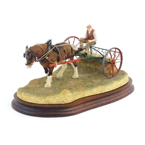 894 - A Border Fine Arts limited edition model Loose Raking, Gold edition, by Ray Ayres, model no. B0697. ... 