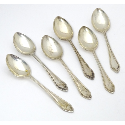 413 - A cased set of six silver teaspoons hallmarked Sheffield 1943, maker EJE. Approx. 4 1/4