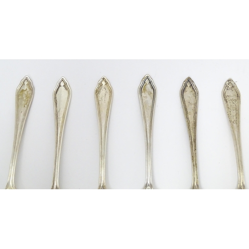 413 - A cased set of six silver teaspoons hallmarked Sheffield 1943, maker EJE. Approx. 4 1/4