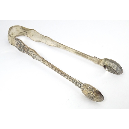 533 - Victorian silver Kings pattern sugar tongs hallmarked London 1847 maker Elizabeth Eaton. Approx 6 1/... 