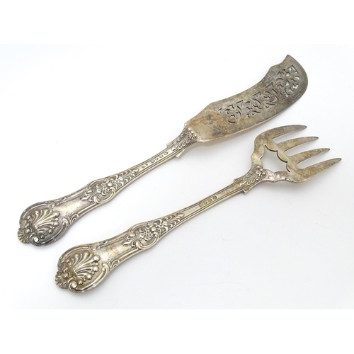 534 - Victorian silver Kings pattern fish servers, hallmarked London 1848, maker Elizabeth Eaton. Largest ... 