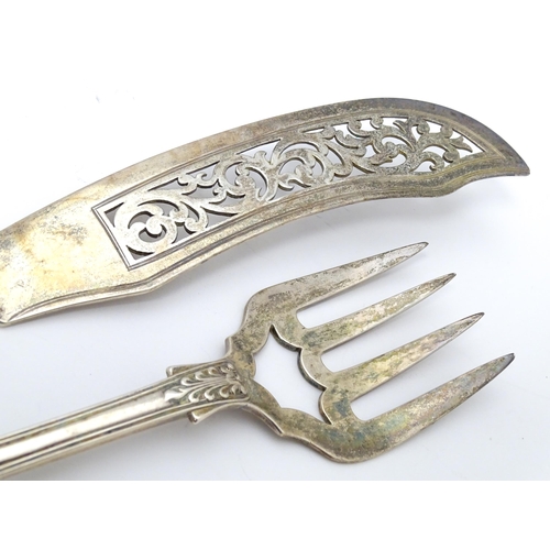 534 - Victorian silver Kings pattern fish servers, hallmarked London 1848, maker Elizabeth Eaton. Largest ... 