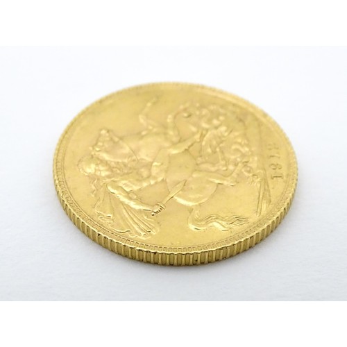 779 - Coin: A George V 1912 gold sovereign coin. Total weight approx. 8g