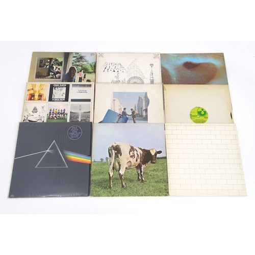 384 - Vinyl records : a quantity of 33rpm LPs, Pink Floyd , comprising Ummagumma (double album, gatefold, ... 