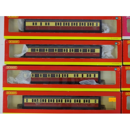 855 - Toys - Model Train / Railway Interest : A quantity of OO gauge Hornby scale model carriages / coache... 