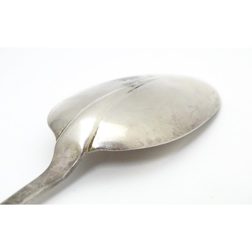 352 - An 18thC Hanoverian Britannia standard silver spoon. Approx 8