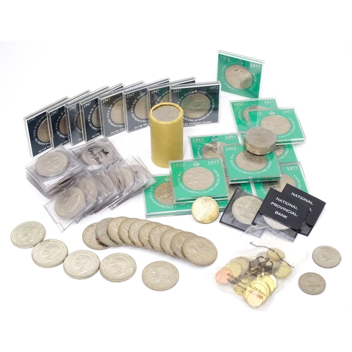 792B - Coins: A quantity of assorted commemorative Queen Elizabeth II coins to include 1977 Silver Jubilee ... 