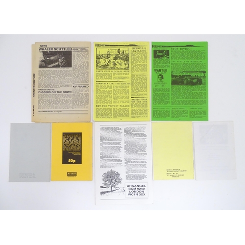 975 - Assorted 20thC magazines and pamphlets / booklets to include three editions of the ecological Green ... 