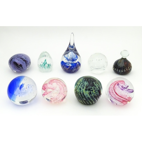 209 - Quantity of assorted paperweights to include examples by Caithness, Selkirk glass etc. (9)