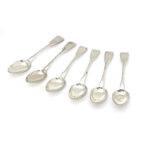 385 - Six 19thC fiddle pattern teaspoons hallmarked London 1820 maker Henry Day. Approx 5 1/2