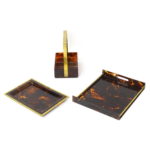 1255 - A mid century modern faux tortoiseshell bottle holder, drinks tray and larger tray c1970 in the Mais... 