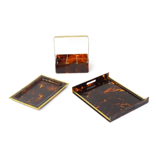 1255 - A mid century modern faux tortoiseshell bottle holder, drinks tray and larger tray c1970 in the Mais... 