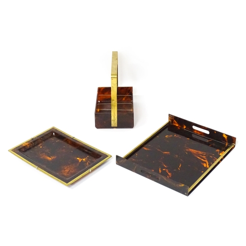 1255 - A mid century modern faux tortoiseshell bottle holder, drinks tray and larger tray c1970 in the Mais... 