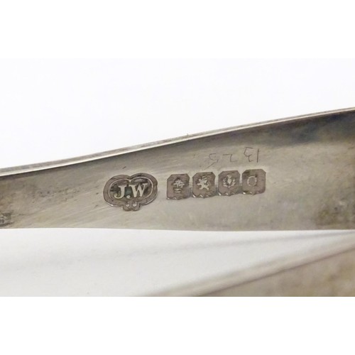 488 - Silver sugar tongs hallmarked Glasgow 1926, maker James Weir. Approx. 4