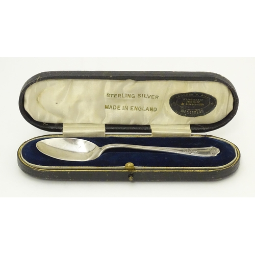 339 - A cased silver spoon hallmarked Birmingham 1912, maker Charles Wilks. Spoon approx. 5 1/4