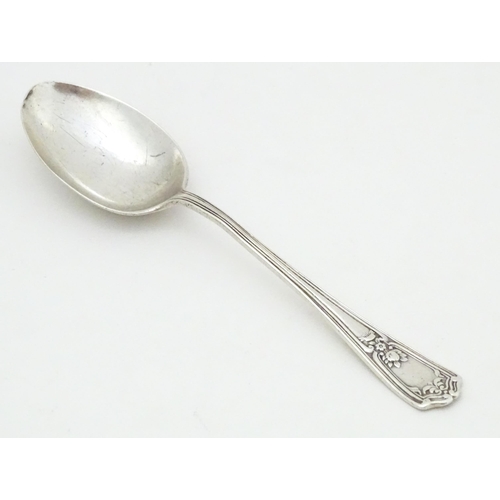 339 - A cased silver spoon hallmarked Birmingham 1912, maker Charles Wilks. Spoon approx. 5 1/4