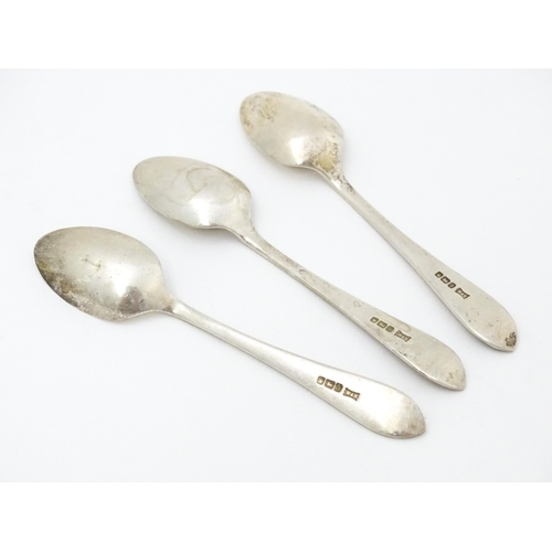 354 - Assorted items to include silver spoon and pusher hallmarked Birmingham 1940 & 50, three silver teas... 