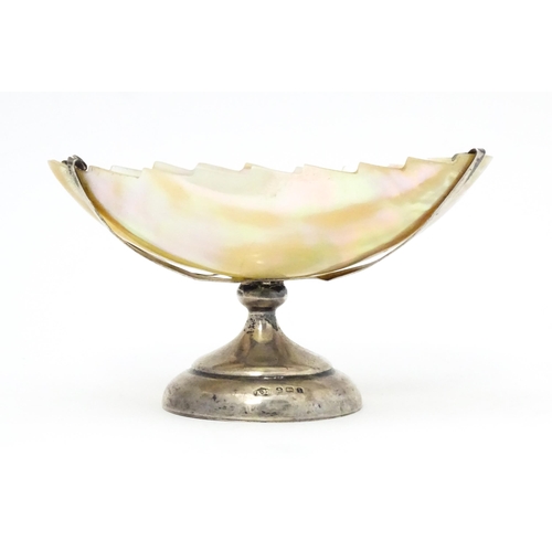 359 - A silver table salt with mother of pearl bowl, hallmarked Birmingham 1908, maker Arthur Joseph Mason... 