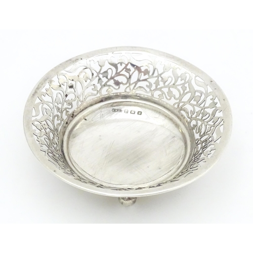 367 - A silver pin dish of circular form with open work detail, hallmarked Birmingham 1921 maker Gorham Ma... 