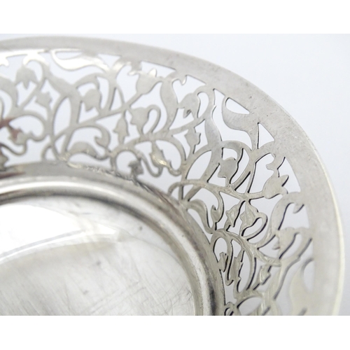 367 - A silver pin dish of circular form with open work detail, hallmarked Birmingham 1921 maker Gorham Ma... 