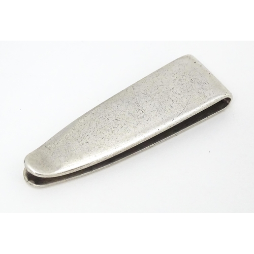 374 - A .925 silver money clip. Approx. 2 1/4