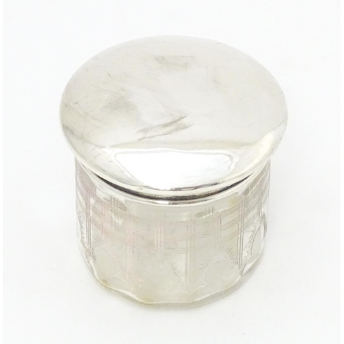 377 - A glass toilet jar with silver lid hallmarked Birmingham 1920 maker Deakin & Francis Approx. 2 1/2