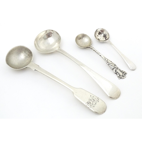 403 - Four assorted silver salt spoons to include one hallmarked London 1808, maker Robert Rutland, a Fidd... 