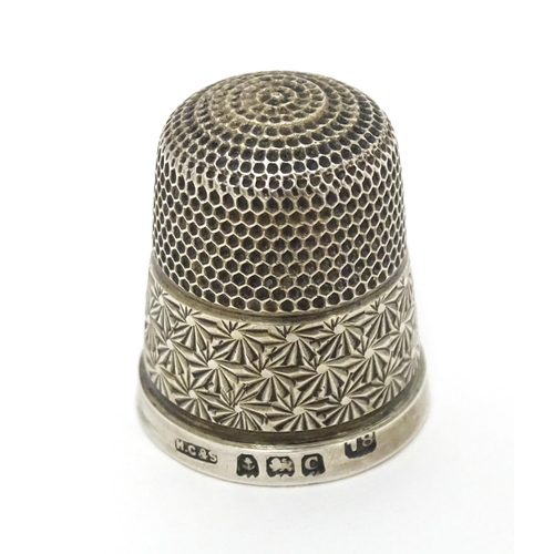 410 - A silver thimble titled ' The spa' and hallmarked Birmingham 1927 maker Henry Griffith & Sons Ltd