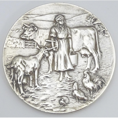 421 - Farming interest : A silver medallion for the ' British farmers' Association' Dairy Show 1923. ' Awa... 