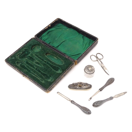 424 - A matched silver manicure set hallmarked Birmingham 1912/1913 maker William Devenport.