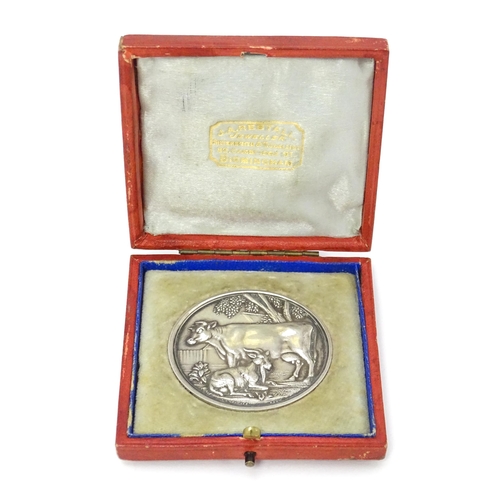 437 - Farming interest : A silver medallion for the ' British farmers' Association' Dairy Show 1906 Awarde... 