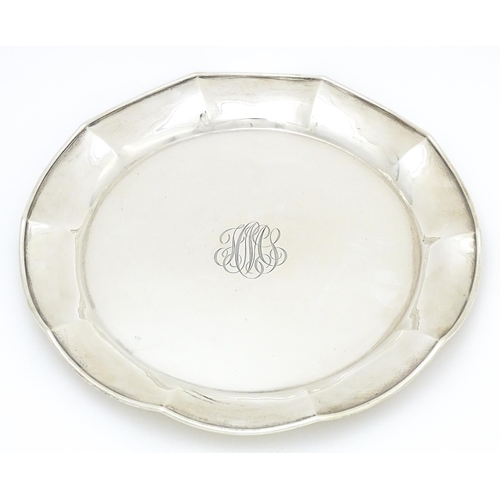 440 - An American sterling silver salver / tray by Marcus & Co. Marked under. Approx. 12