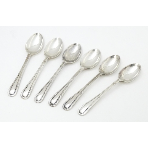 547 - A set of six silver teaspoons hallmarked Birmingham 1928, maker William Devenport. Cased. Spoons app... 