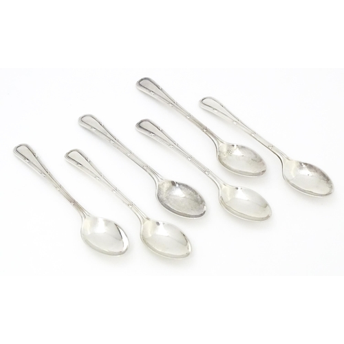 547 - A set of six silver teaspoons hallmarked Birmingham 1928, maker William Devenport. Cased. Spoons app... 