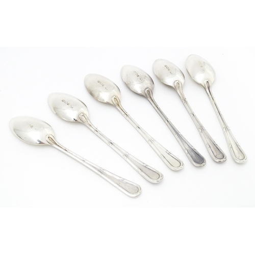 547 - A set of six silver teaspoons hallmarked Birmingham 1928, maker William Devenport. Cased. Spoons app... 