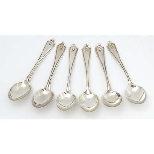 548 - Six silver teaspoons hallmarked Birmingham 1929, maker Barker Brothers Silver Ltd. Cased. Spoons app... 