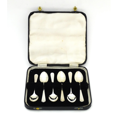 549 - A set of six silver teaspoons hallmarked Birmingham 1937, maker Elkington & Co. Ltd. Spoons approx. ... 