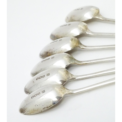 550 - A set of six silver teaspoons hallmarked Sheffield 1931, maker James Deakin & Sons. Cased. Spoons ap... 